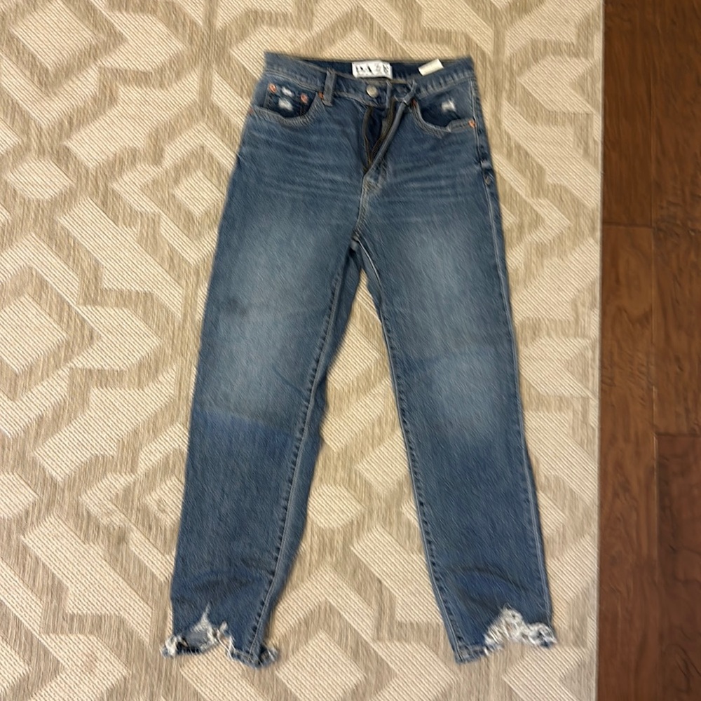 Daze Denim Straight Leg distressed crop - Size 26